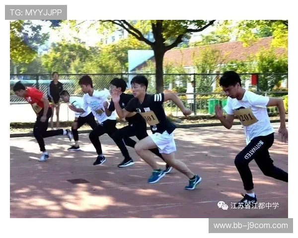 扬州江都足球比赛帅哥集结 展现球场魅力与青春风采