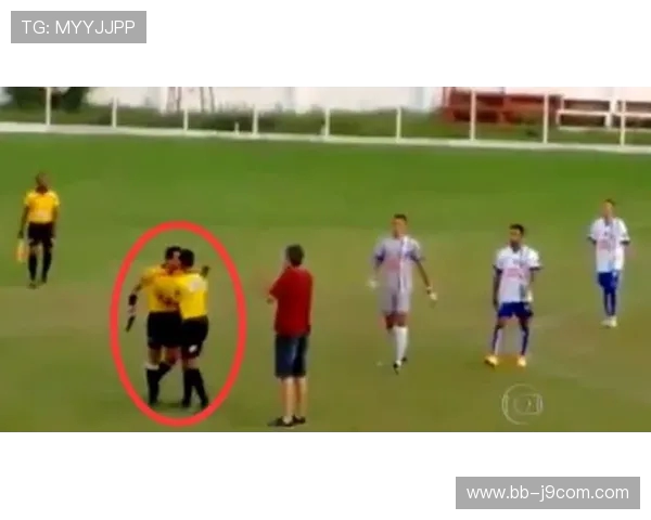 足球比赛中主裁判完整执法流程及关键判罚决策机制分析